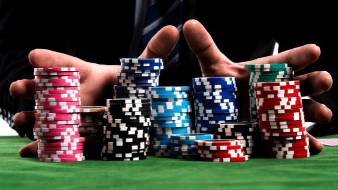 10 Casino Games with the Lowest House Edge in the UK